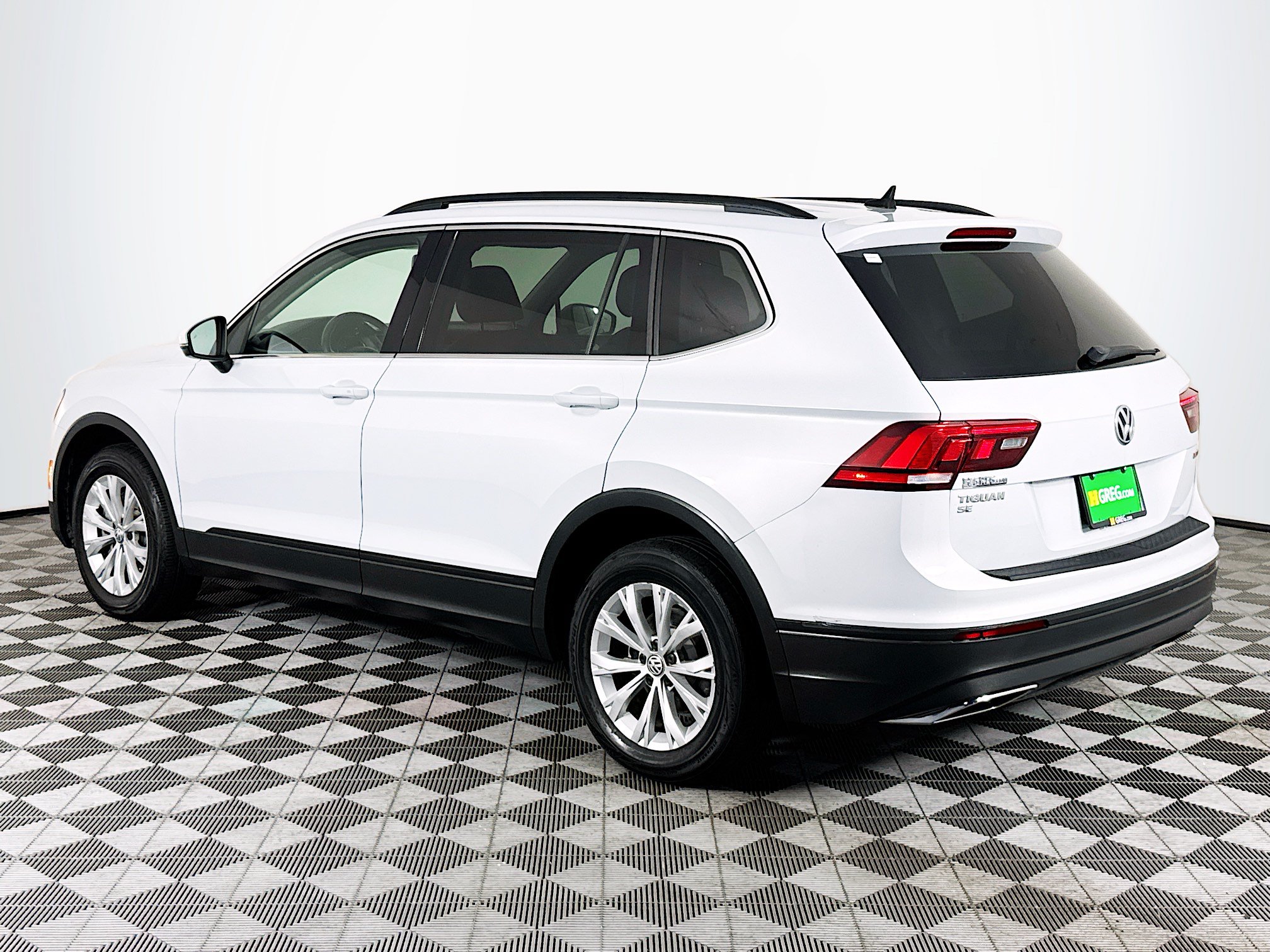 Used 2020 Volkswagen Tiguan SE FWD image 6