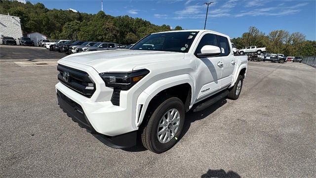 New 2025 Toyota Tacoma SR5