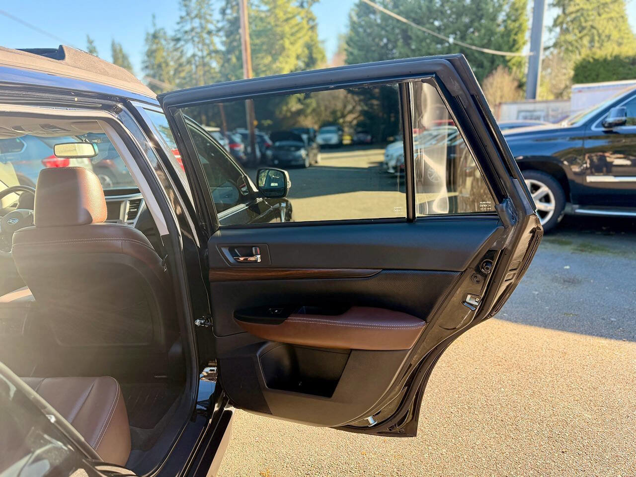 Used 2013 Subaru Outback 3.6R Limited w/ Special Appearance Pkg AWD/4WD image 29
