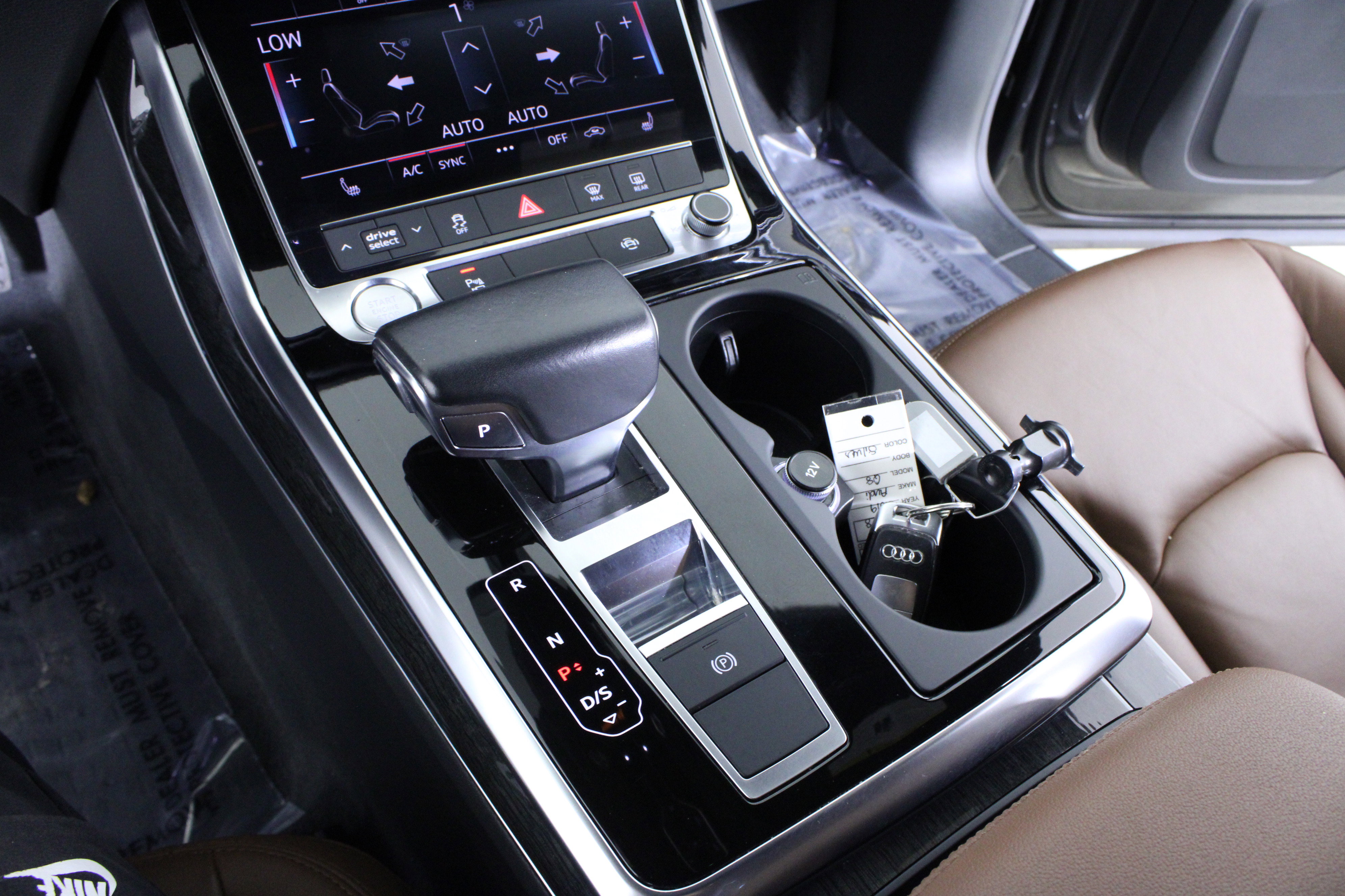 Used 2019 Audi Q8 Premium image 28