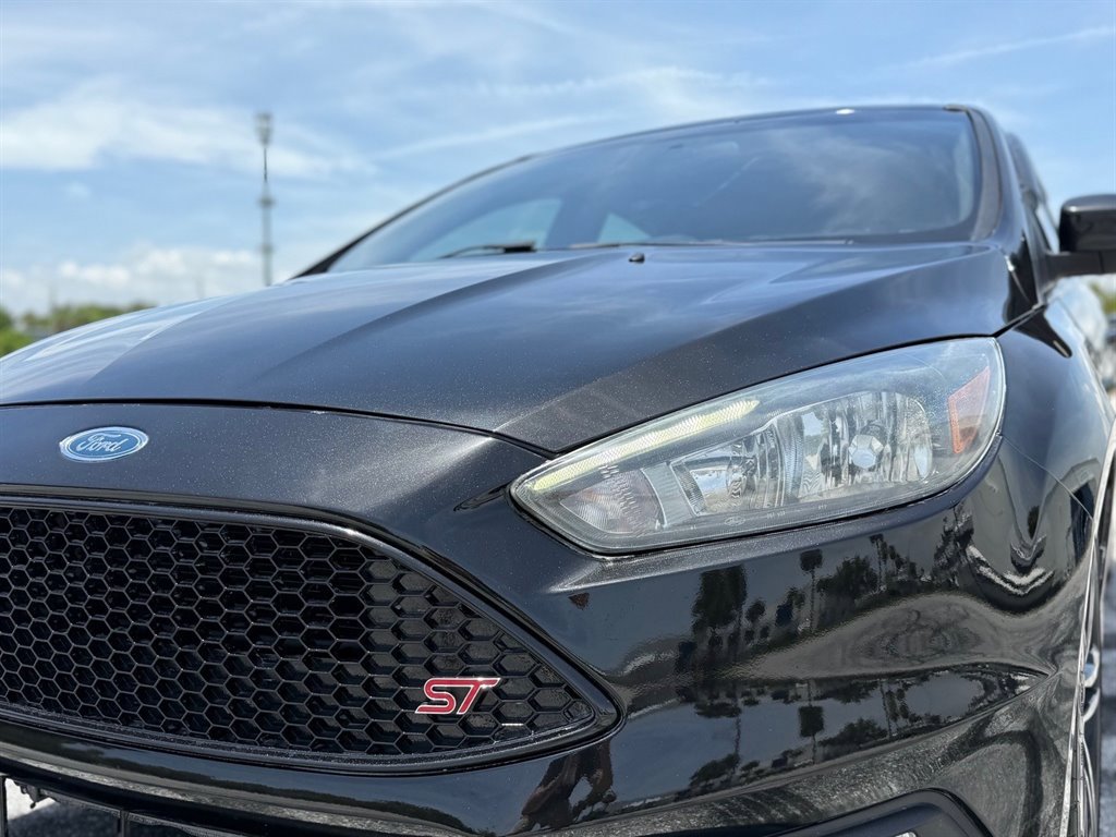 Used 2015 Ford Focus ST w/ Equipment Group 401A image 11