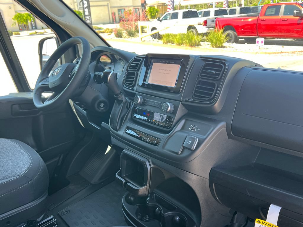 New 2026 RAM ProMaster 2500 w/ Crew Van Package FWD image 11