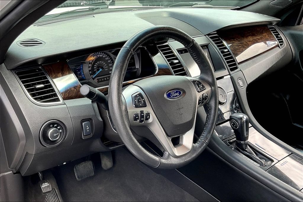 Used 2019 Ford Taurus Limited AWD/4WD image 13