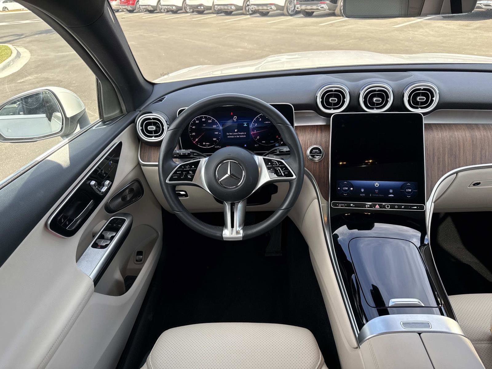 Used 2025 Mercedes-Benz GLC 300 image 18