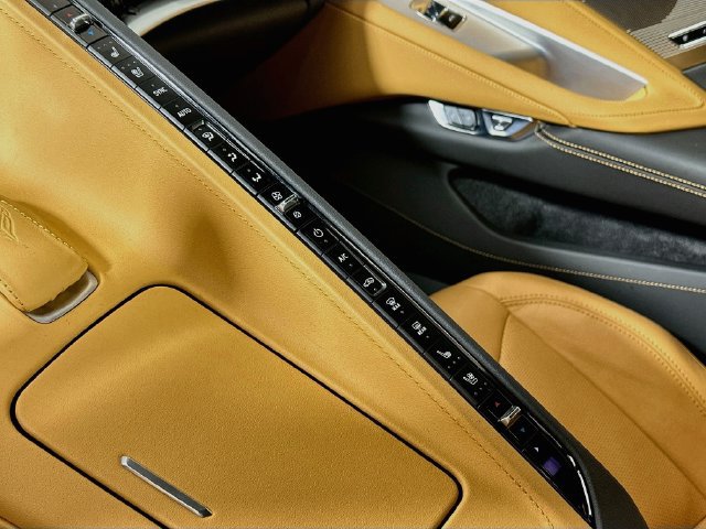 Used 2022 Chevrolet Corvette Stingray Preferred Cpe w/ Z51 Performance Package RWD image 16