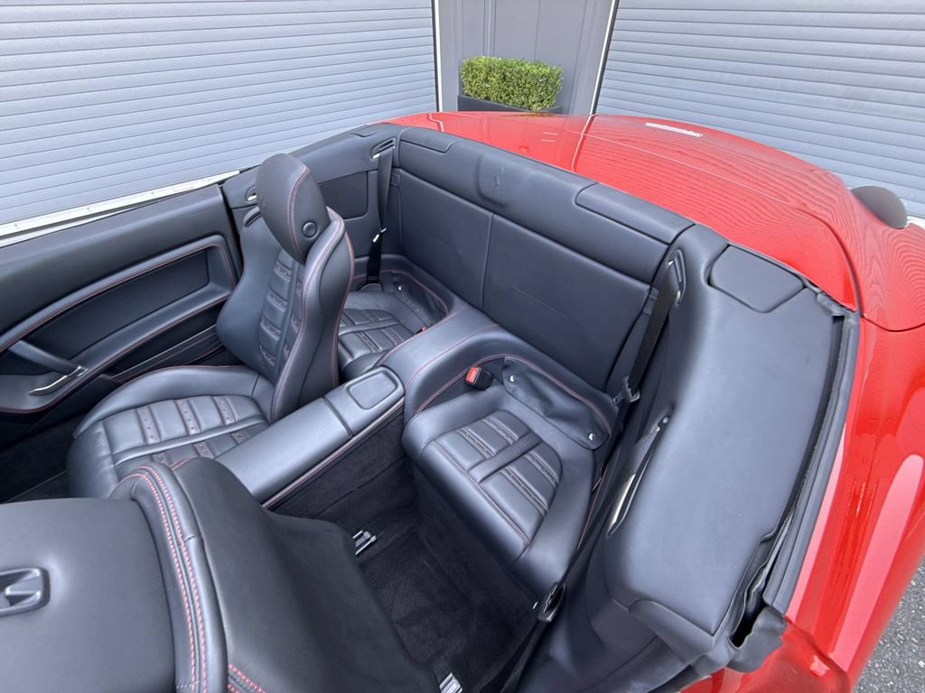 Used 2010 Ferrari California RWD image 22