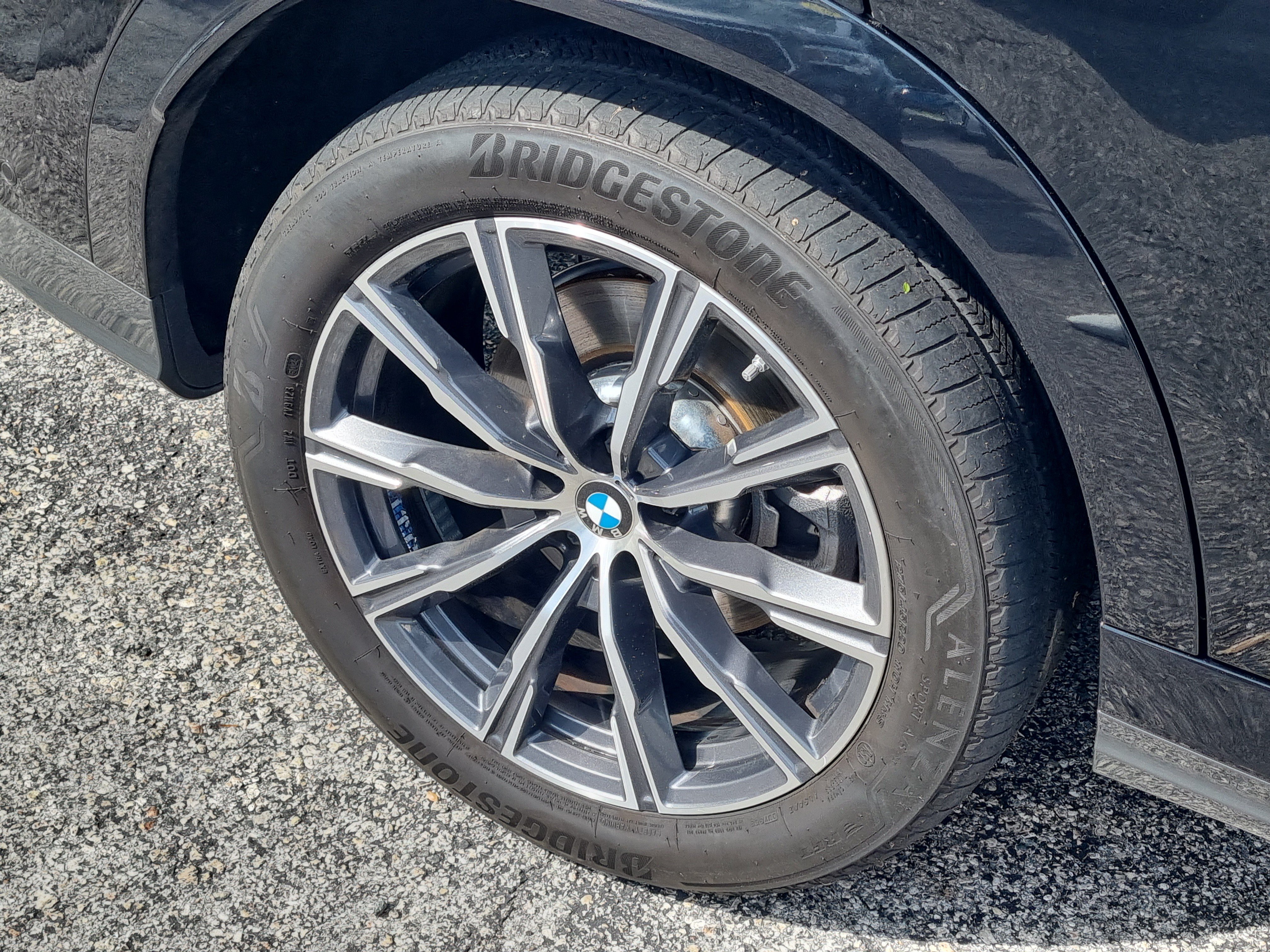 Used 2025 BMW X6 xDrive40i AWD/4WD image 11