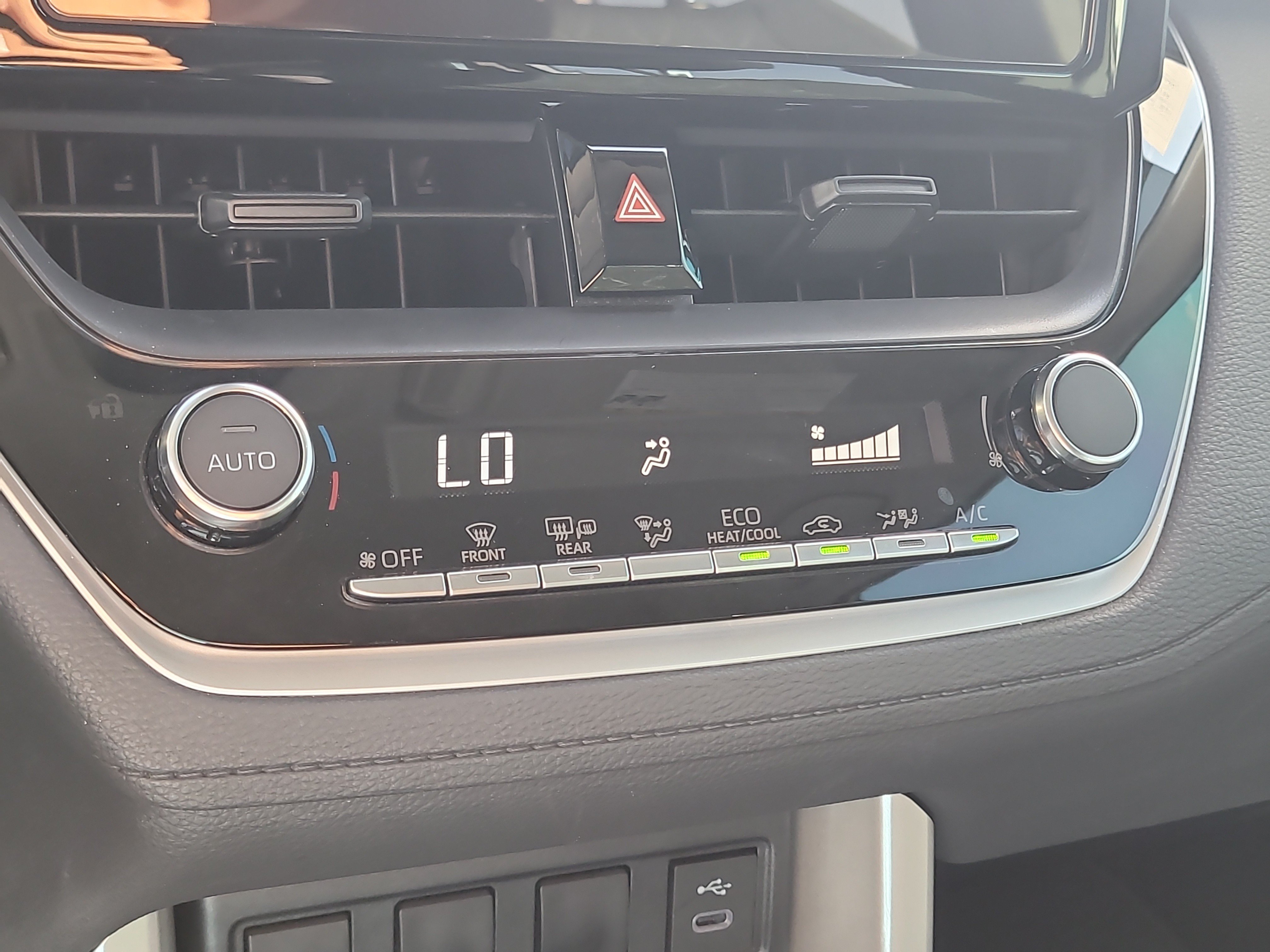 Certified 2025 Toyota Corolla Cross LE FWD image 24