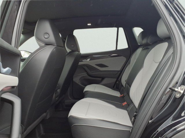 New 2026 Volkswagen Tiguan SE R-Line AWD/4WD image 11