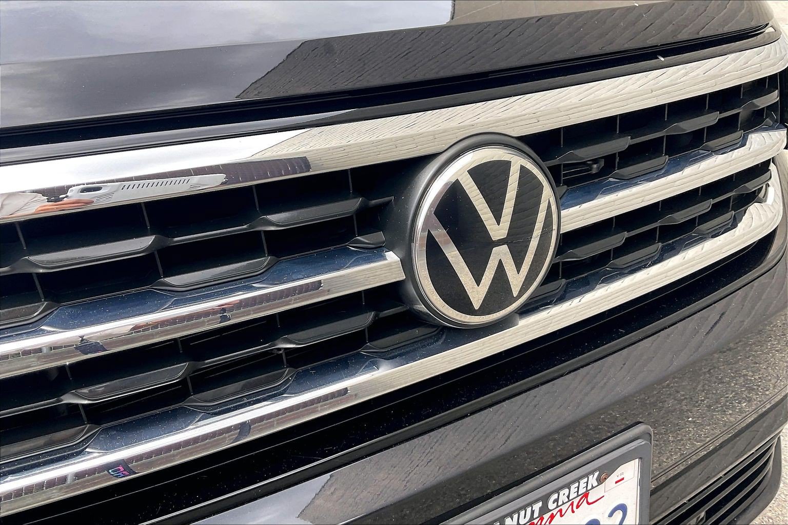 Certified 2022 Volkswagen Atlas Cross Sport SEL R-Line AWD/4WD image 30