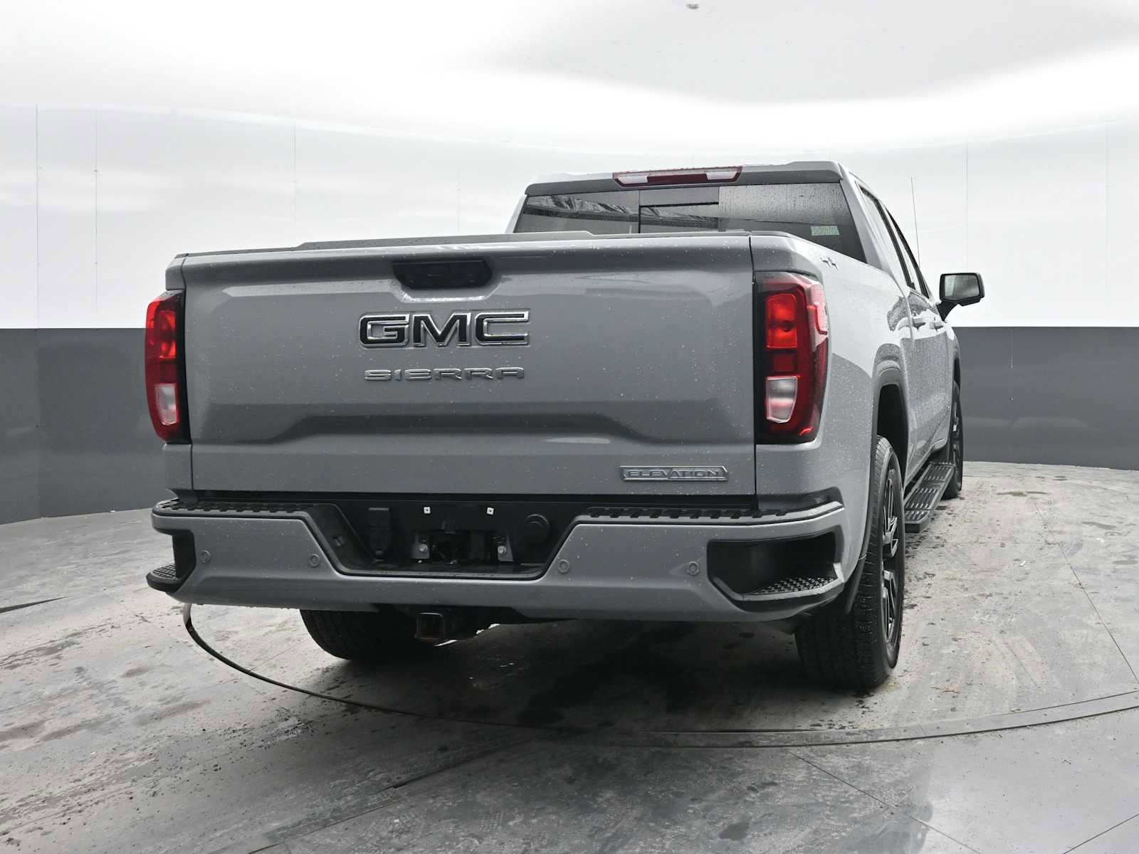 Used 2024 GMC Sierra 1500 Elevation w/ Elevation Premium Package image 8