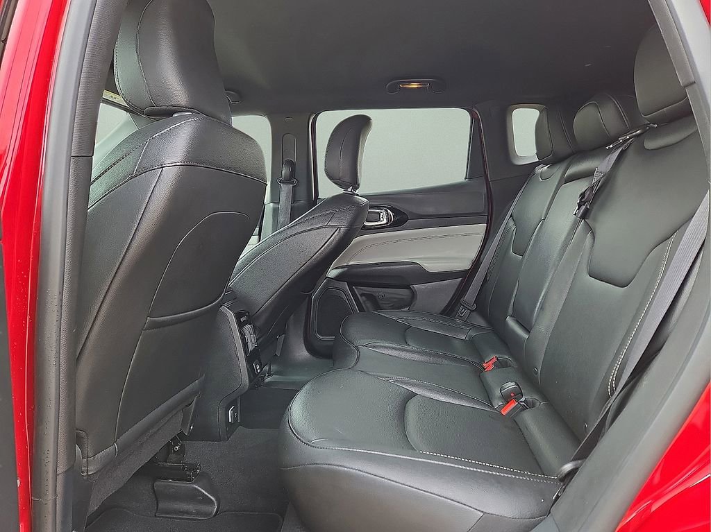 Used 2025 Jeep Compass Limited AWD/4WD image 16