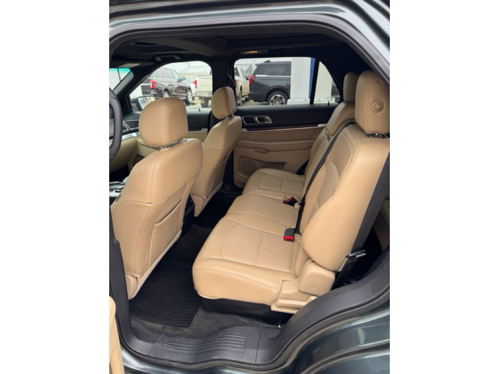 Used 2016 Ford Explorer Limited w/ Class II Trailer Tow Package image 13