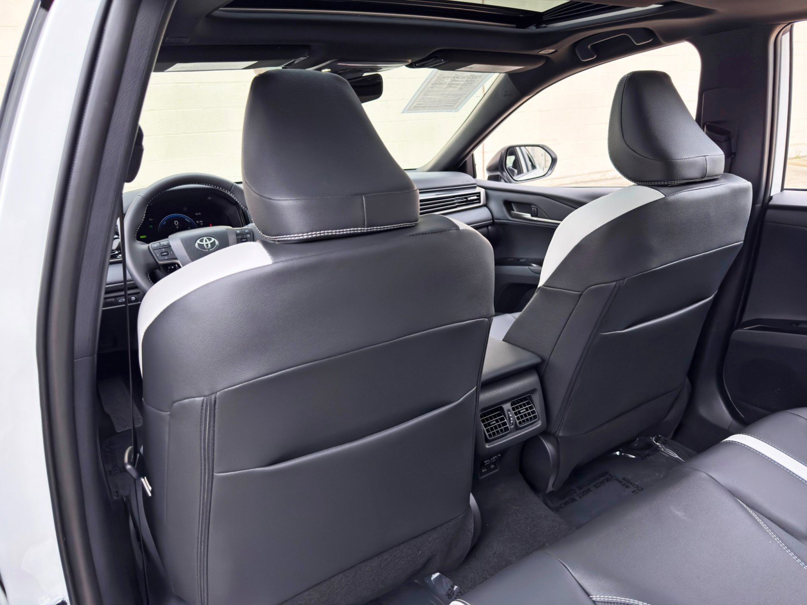 Used 2026 Toyota Camry SE w/ Multimedia Upgrade Package FWD image 35