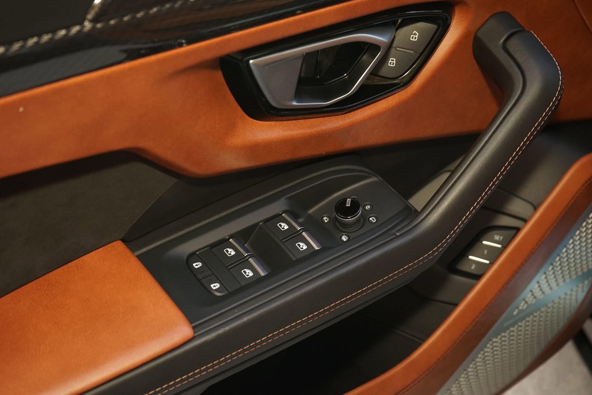 Used 2021 Lamborghini Urus image 38