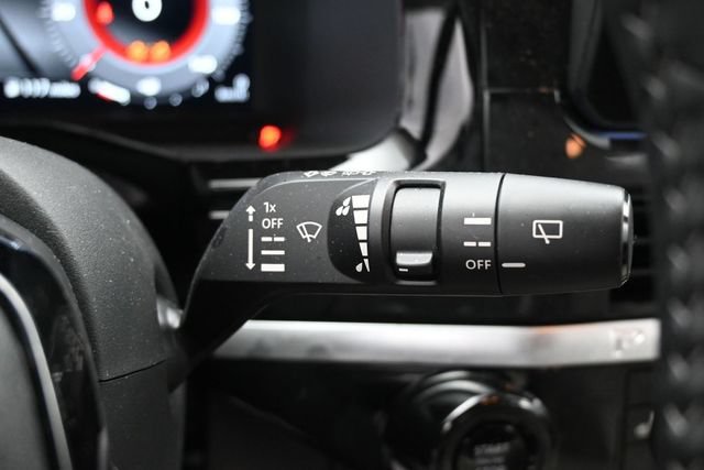 Used 2026 Nissan Pathfinder SL FWD image 31