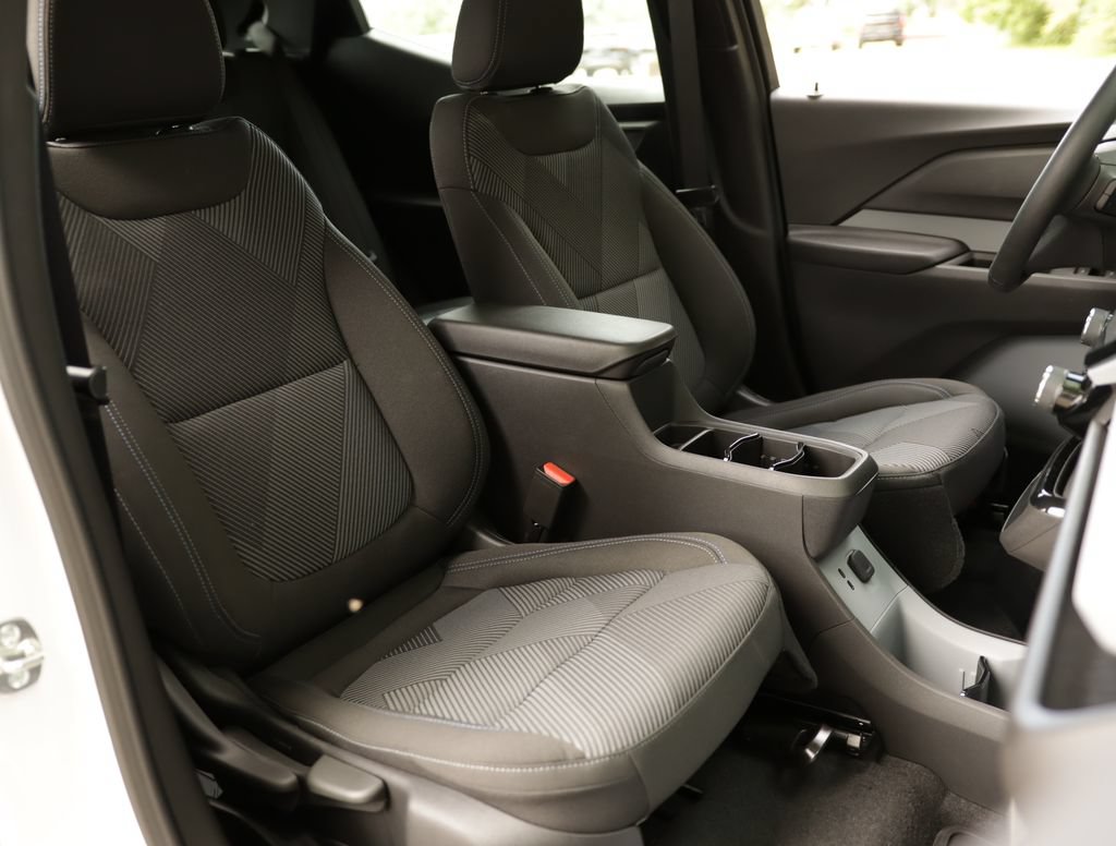 Used 2027 Chevrolet Bolt LT w/ Comfort Package FWD image 28