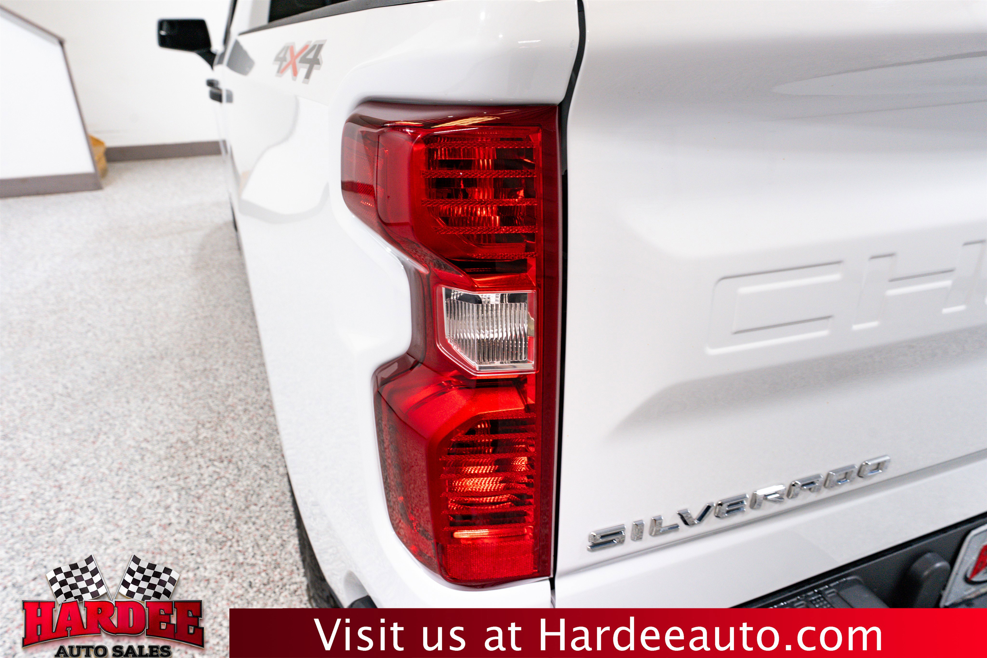 Used 2024 Chevrolet Silverado 1500 W/T image 9