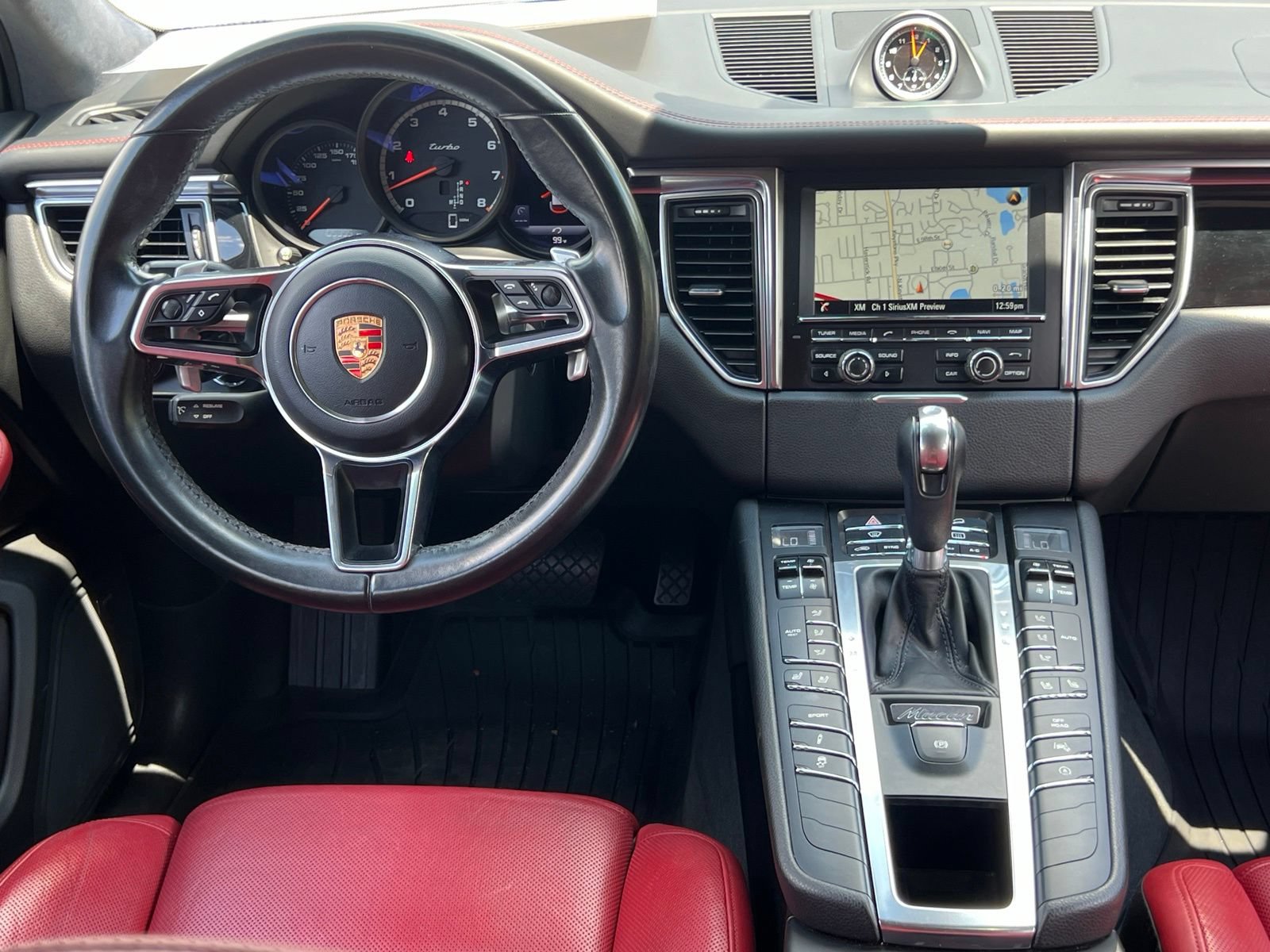 Certified 2015 Porsche Macan Turbo AWD/4WD image 17