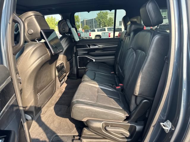 Used 2023 Jeep Wagoneer L Series III w/ Premium Group I AWD/4WD image 26