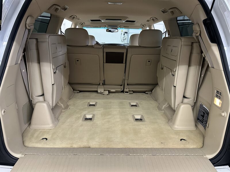 Used 2010 Lexus LX 570 4WD image 18