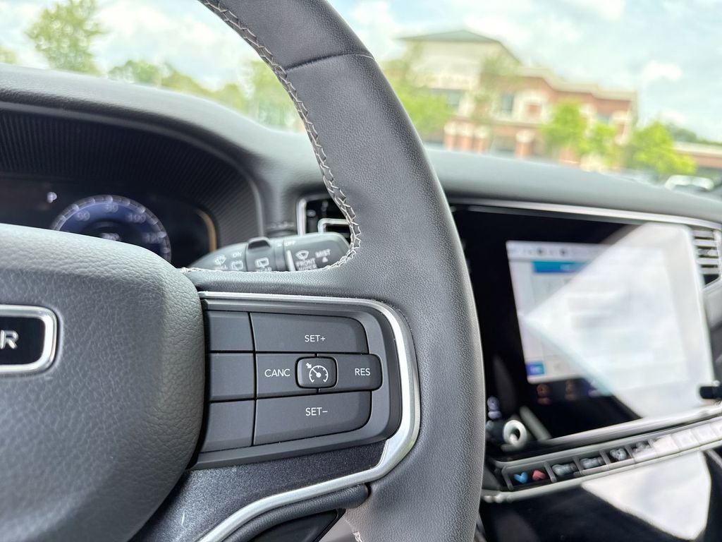 Used 2023 Jeep Wagoneer 2WD w/ Premium Group I image 15