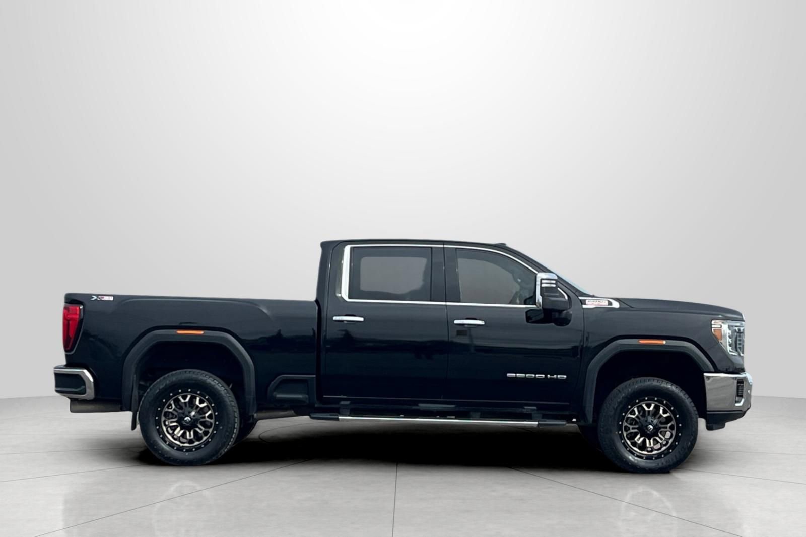 Used 2021 GMC Sierra 2500 SLT w/ SLT Premium Package image 3