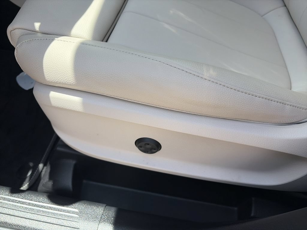 Used 2022 Mercedes-Benz GLB 250 image 10
