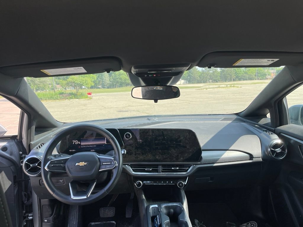Used 2025 Chevrolet Equinox EV LT FWD image 14