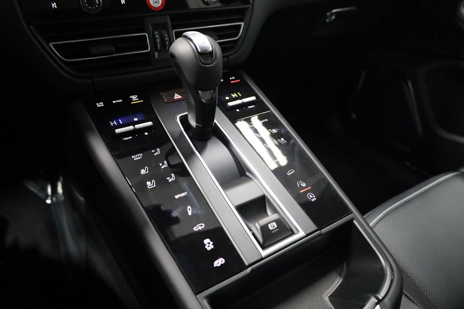 New 2026 Porsche Macan GTS image 29