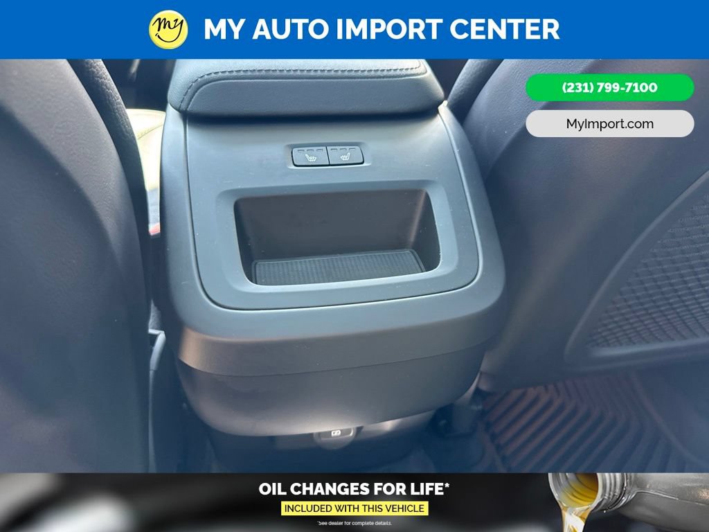 Used 2023 Volvo XC60 B5 Plus AWD/4WD image 26