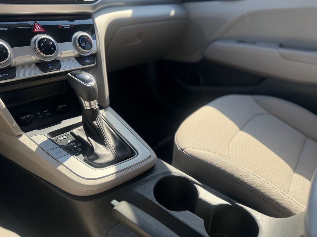 Used 2019 Hyundai Elantra SE FWD image 12