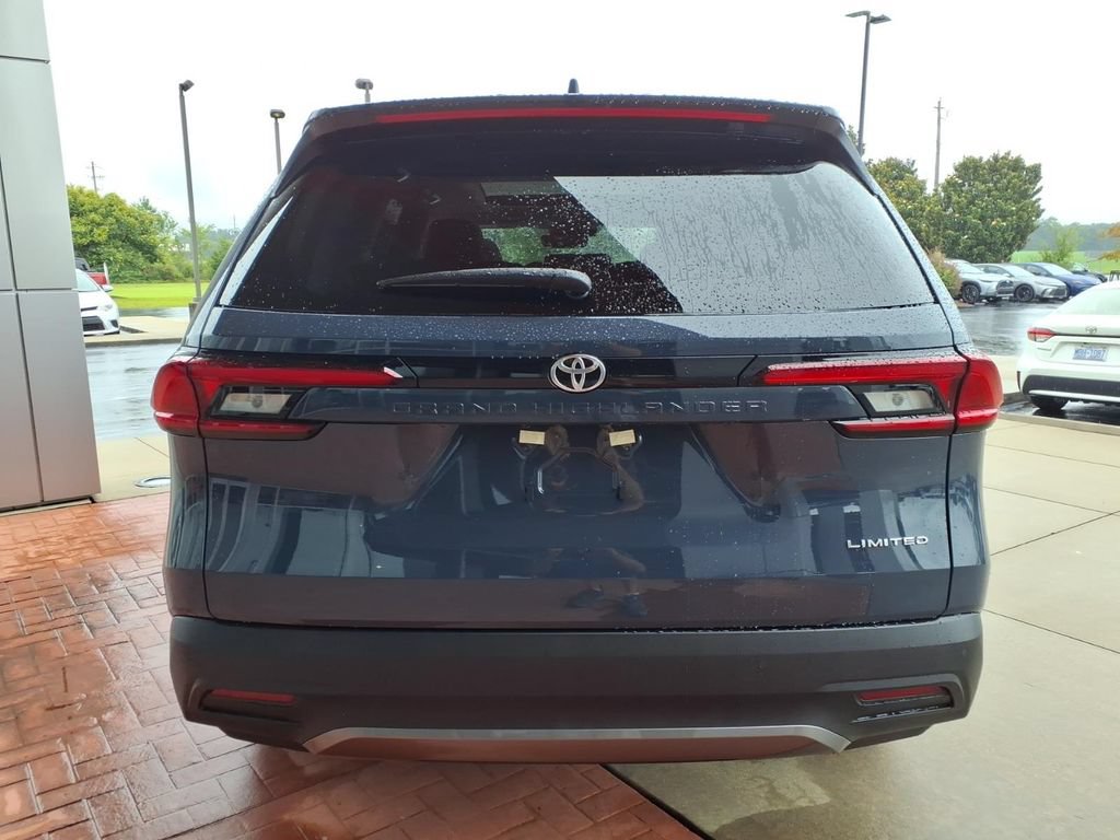 New 2026 Toyota Grand Highlander FWD image 4