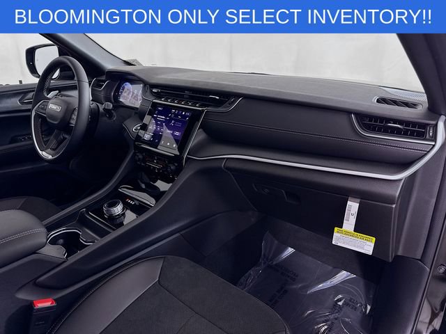 New 2025 Jeep Grand Cherokee Altitude w/ Trailer Tow Package image 28