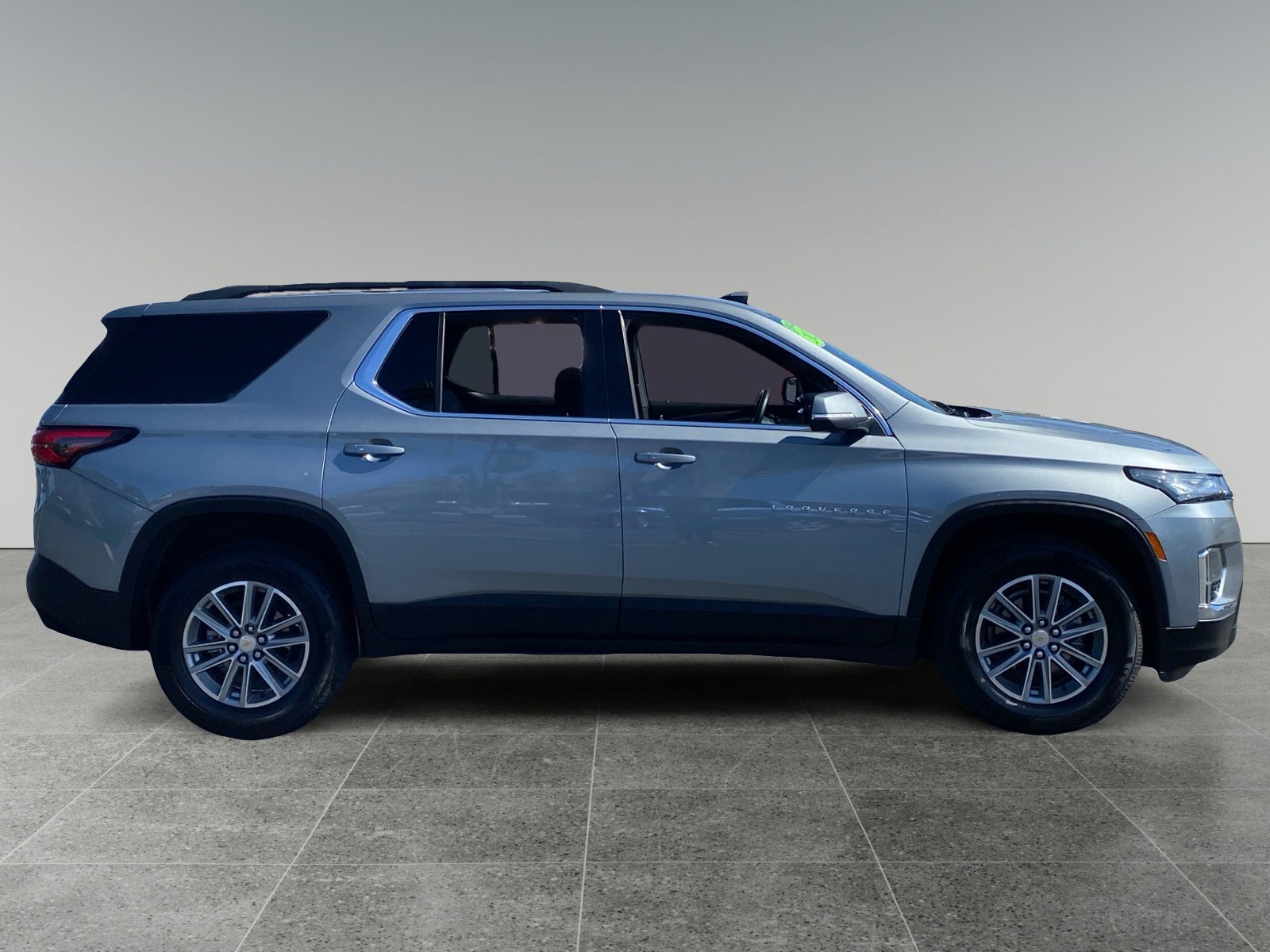 Used 2023 Chevrolet Traverse LT FWD image 6