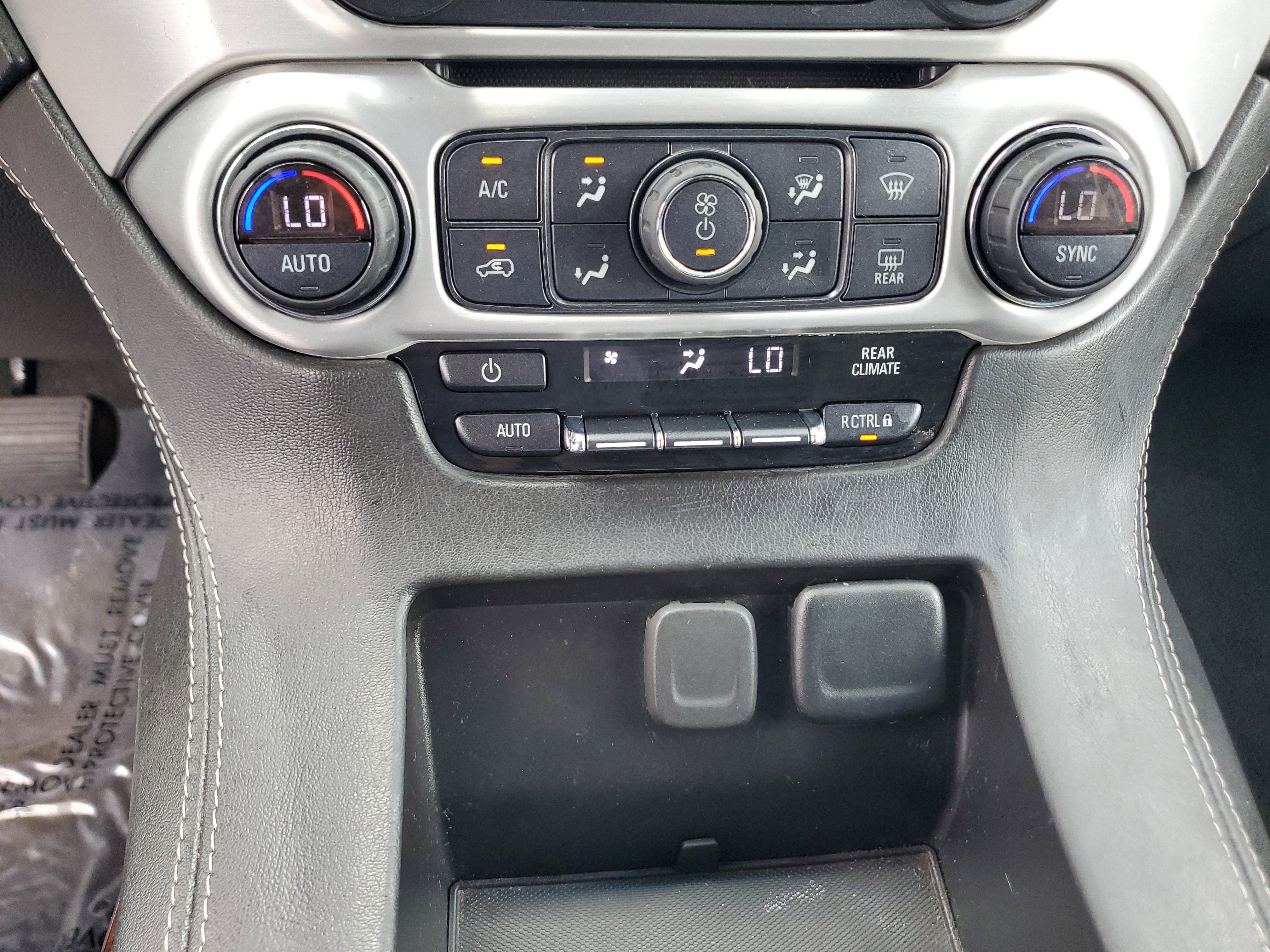 Used 2020 GMC Yukon SLE w/ SLE Value Package image 26