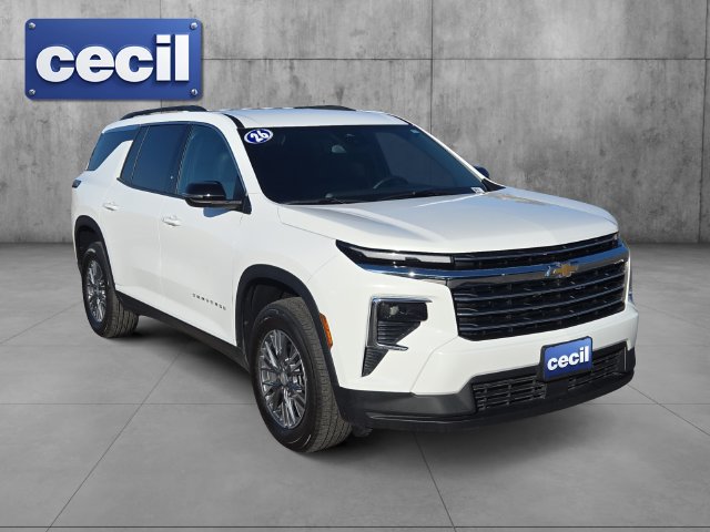 Certified 2026 Chevrolet Traverse LT FWD image 3
