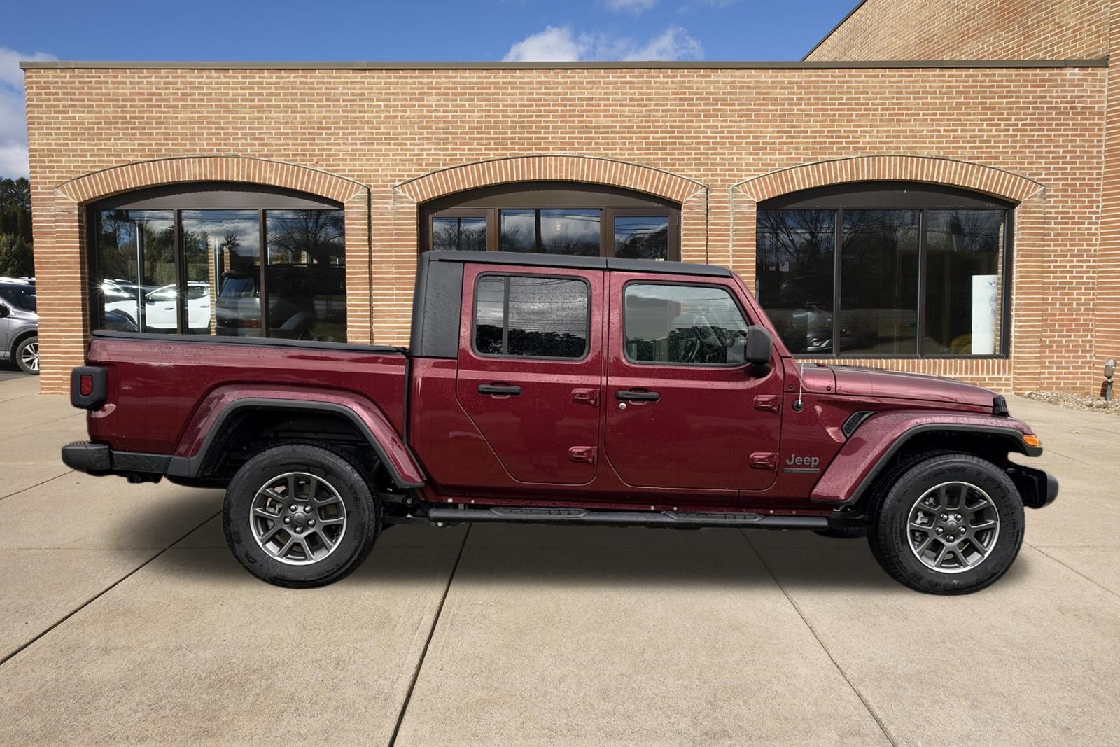 Used 2021 Jeep Gladiator Sport w/ Quick Order Package 24Q 80Th AWD/4WD image 2