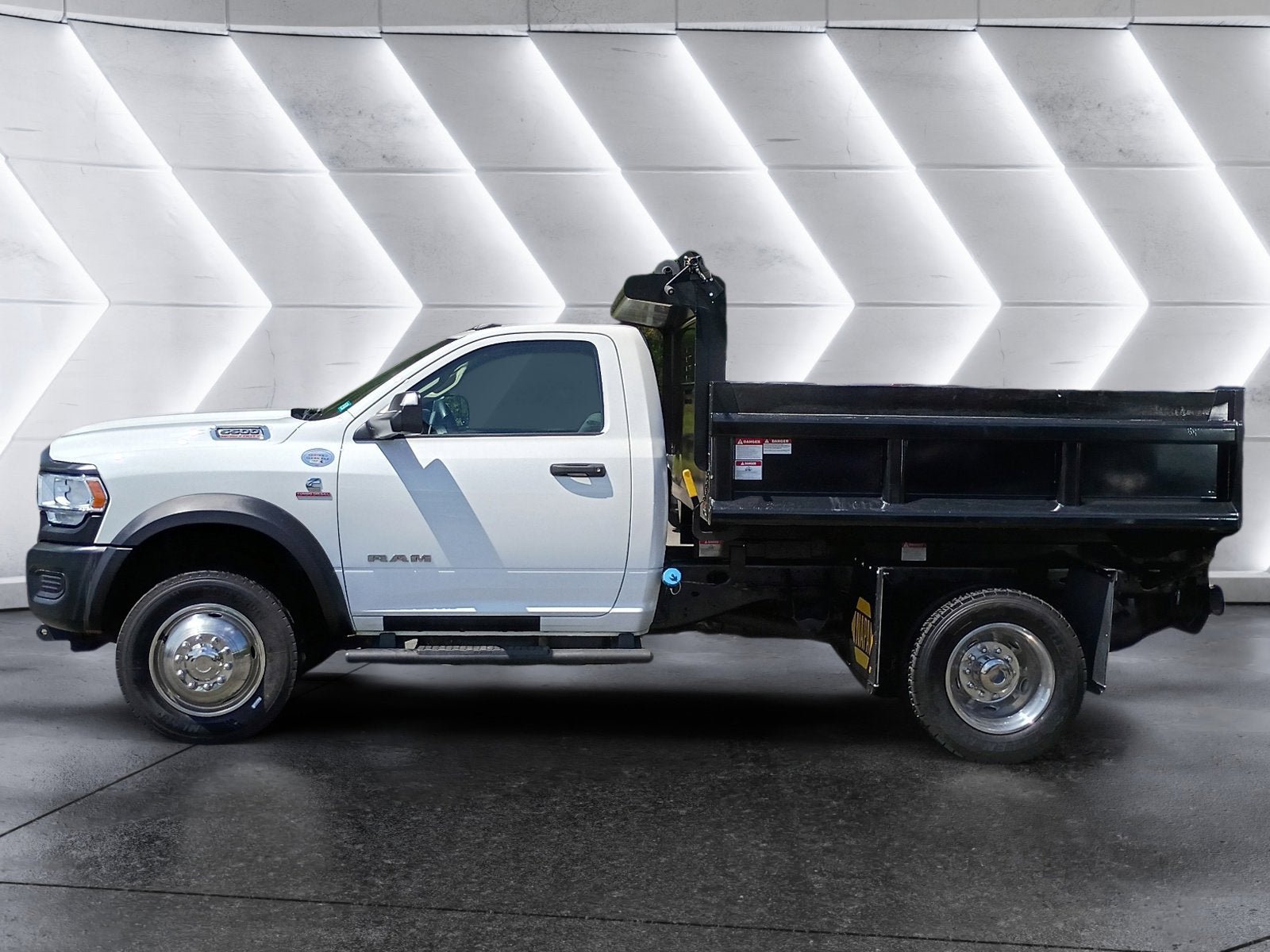 Used 2020 RAM 5500 Tradesman AWD/4WD image 3