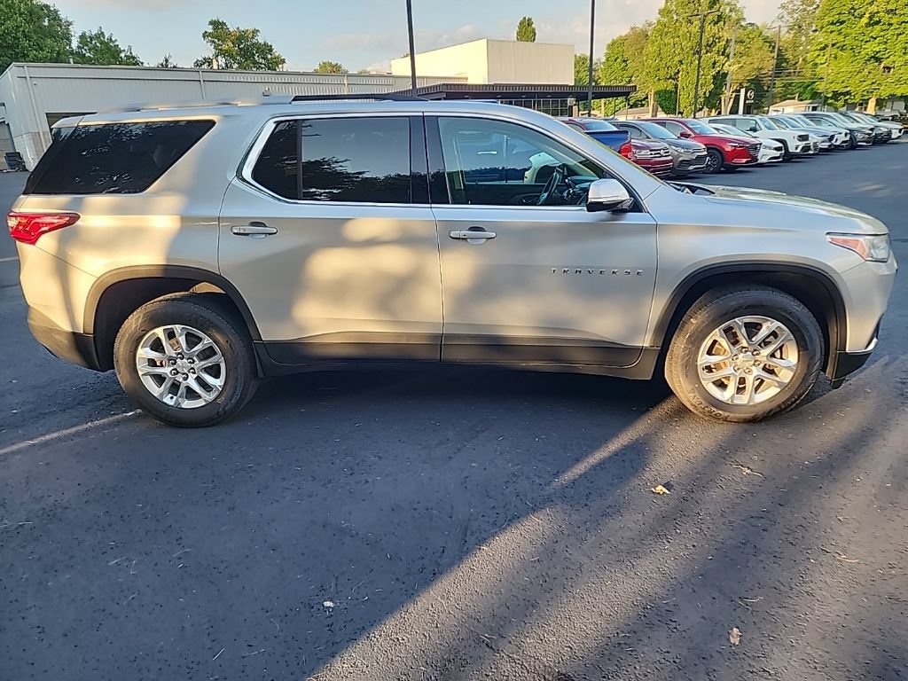 Used 2018 Chevrolet Traverse LT AWD/4WD image 4