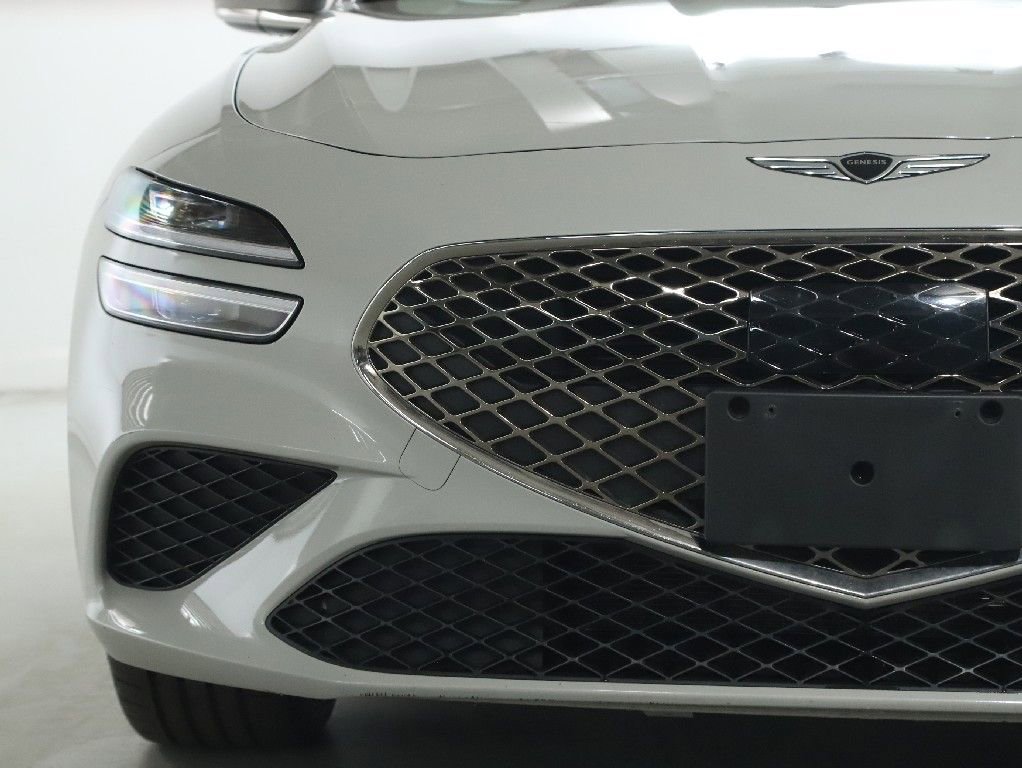 Used 2025 Genesis G70 2.5T image 7