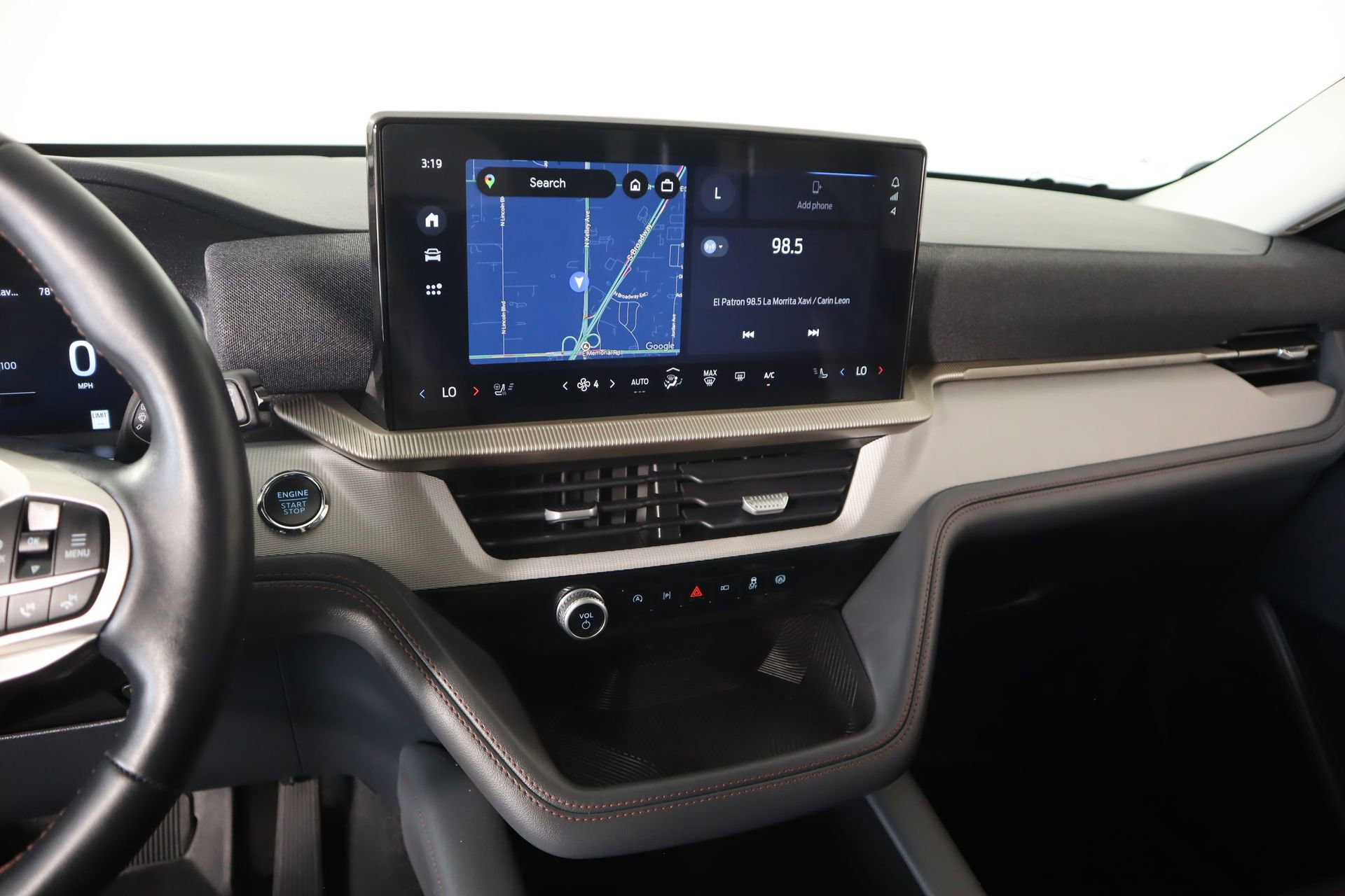 Used 2025 Ford Explorer Active w/ Active Comfort Package RWD image 5