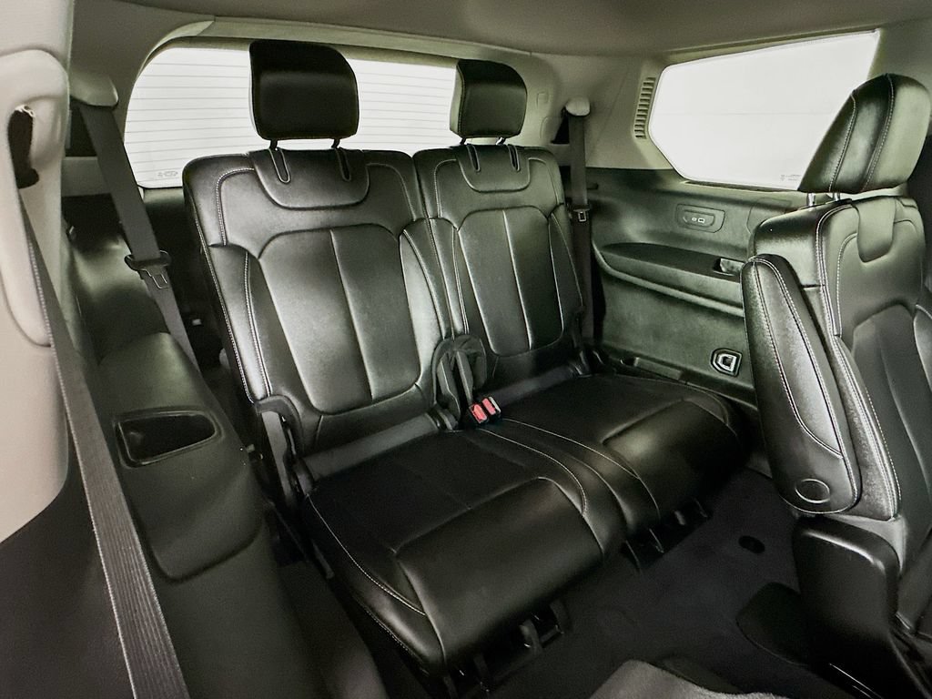 Certified 2023 Jeep Grand Cherokee L Limited w/ Black Appearance Package AWD/4WD image 38