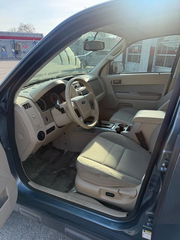 Used 2011 Ford Escape XLT w/ 201A Rapid Spec Order Code image 9
