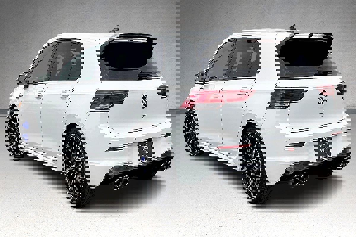 Used 2024 Volkswagen Golf R image 32