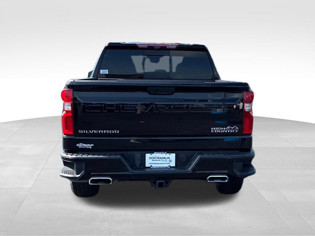 Used 2023 Chevrolet Silverado 1500 High Country w/ Technology Package AWD/4WD image 4