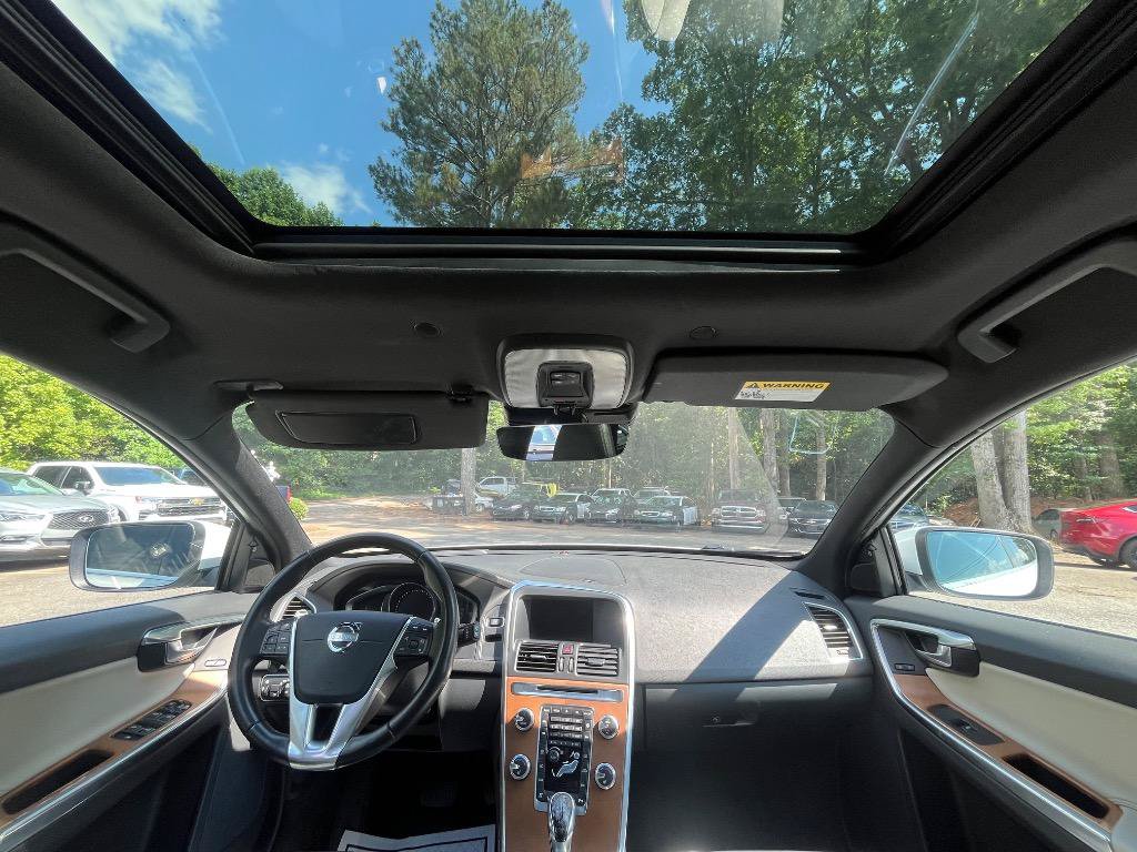 Used 2015 Volvo XC60 T6 Platinum FWD image 28