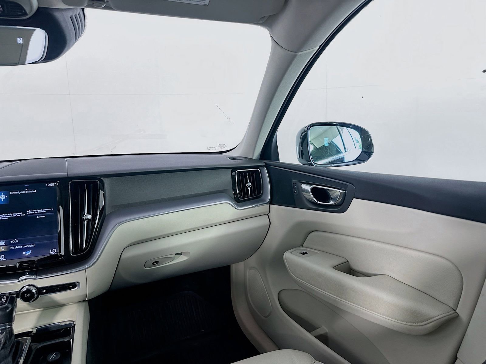 Used 2020 Volvo XC60 T5 Momentum FWD image 22