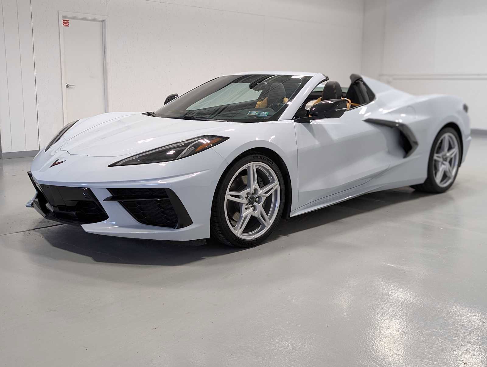 Used 2022 Chevrolet Corvette Stingray Premium Conv w/ Battery Protection Package image 2