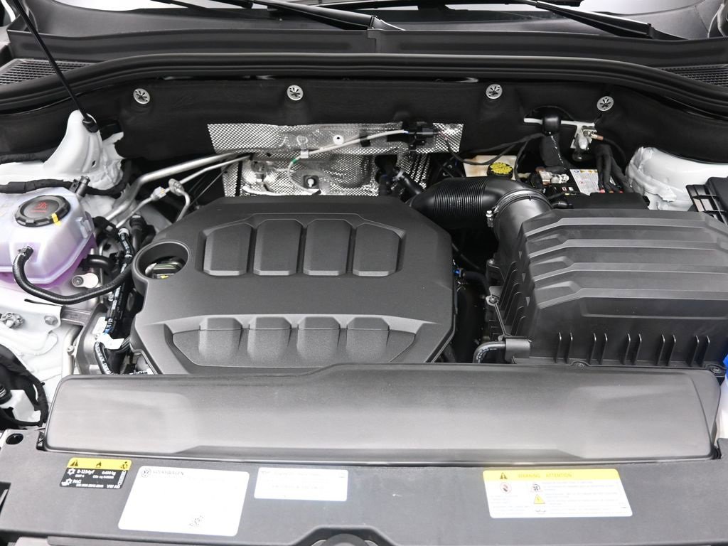 Used 2025 Volkswagen Atlas Peak Edition SE image 32